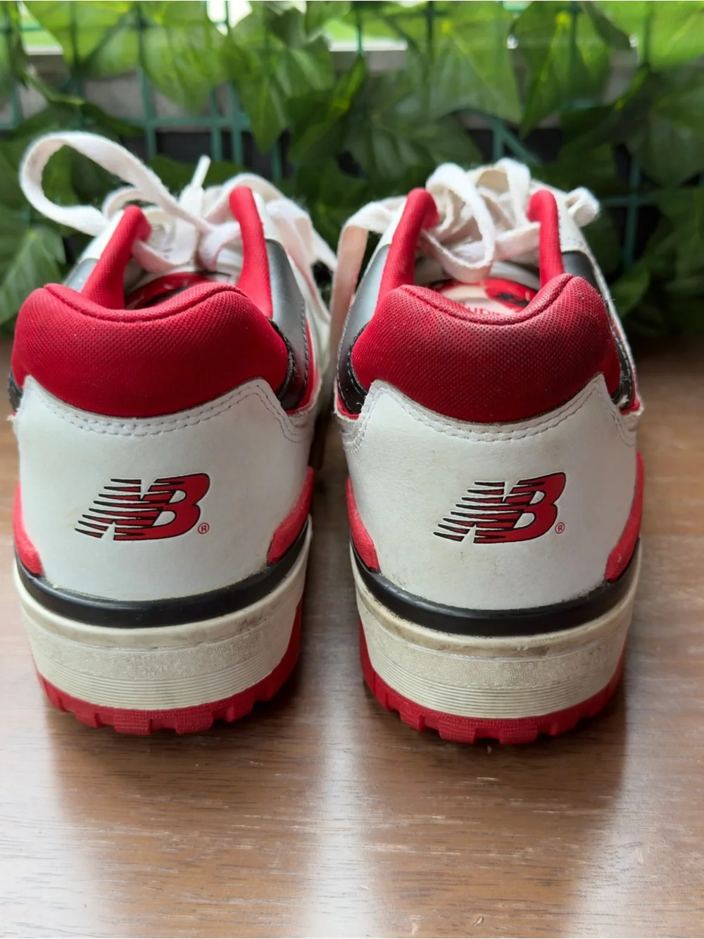 New Balance Men’s White and Red 550 Sneakers Size 12